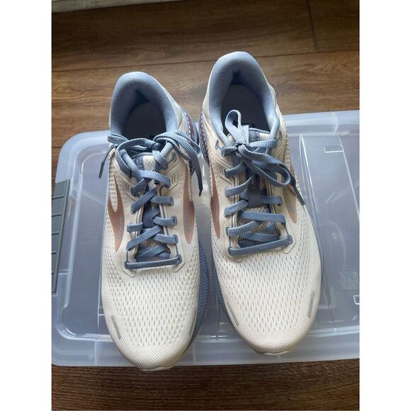 Brooks Women's Adrenaline GTS 22 9 - Picture 3 of 9